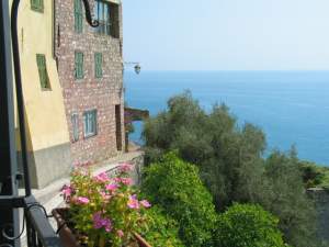 Xtrallusion photo gallery of Italy. Photos, pictures, images and photographs of the Italian Rivieras, the Italian Lakes, the Italian Alps, the Cinque Terre, the Amalfi coast and some of the most beautiful corners of Italy. Plus photos of Italian cities such as Pisa, Milan, Genoa and Rome.